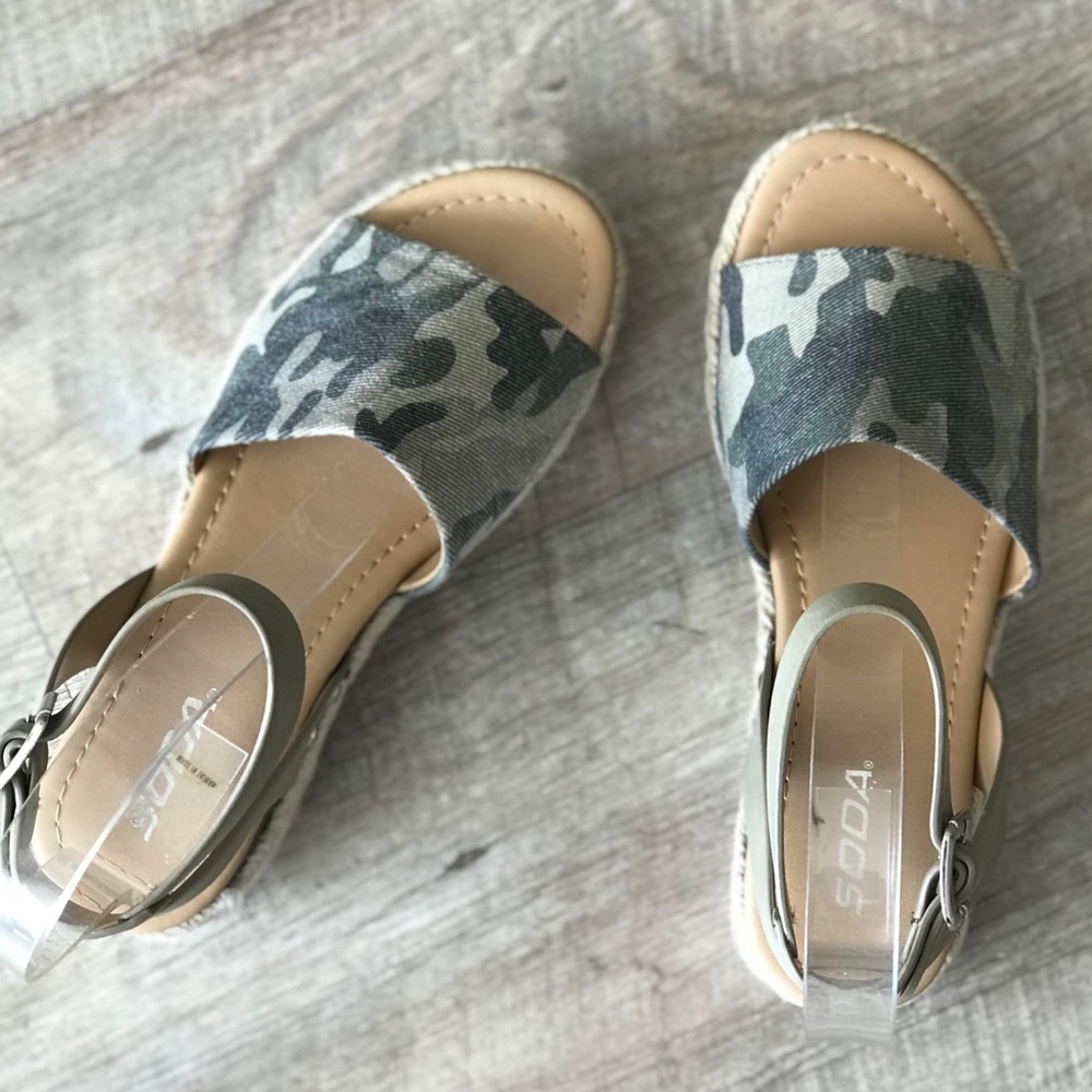 Restock Soda Green Camo Platform Espadrille Sandal - Picture 4 of 9